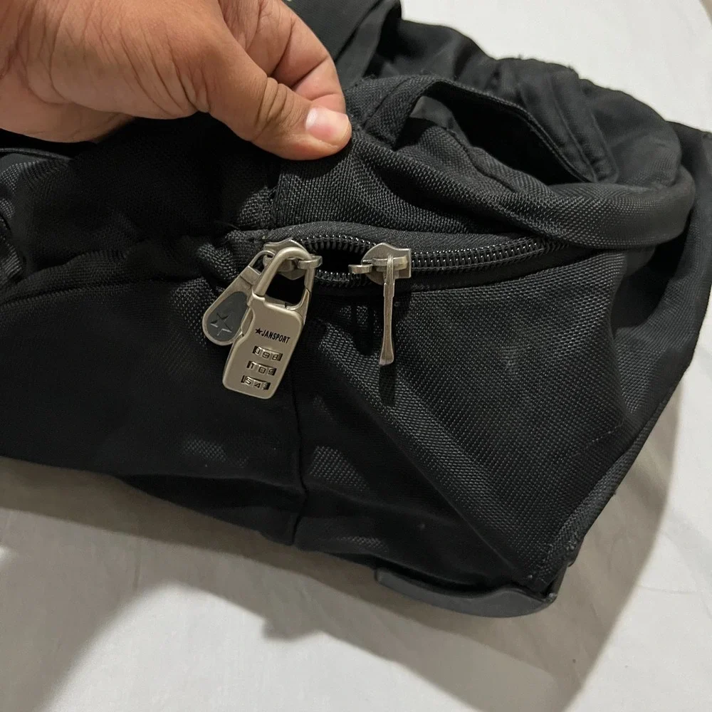 Jansport Black Heavy Duty Zipper Wheeled Utility Rolling Duffle Travel Bag XL